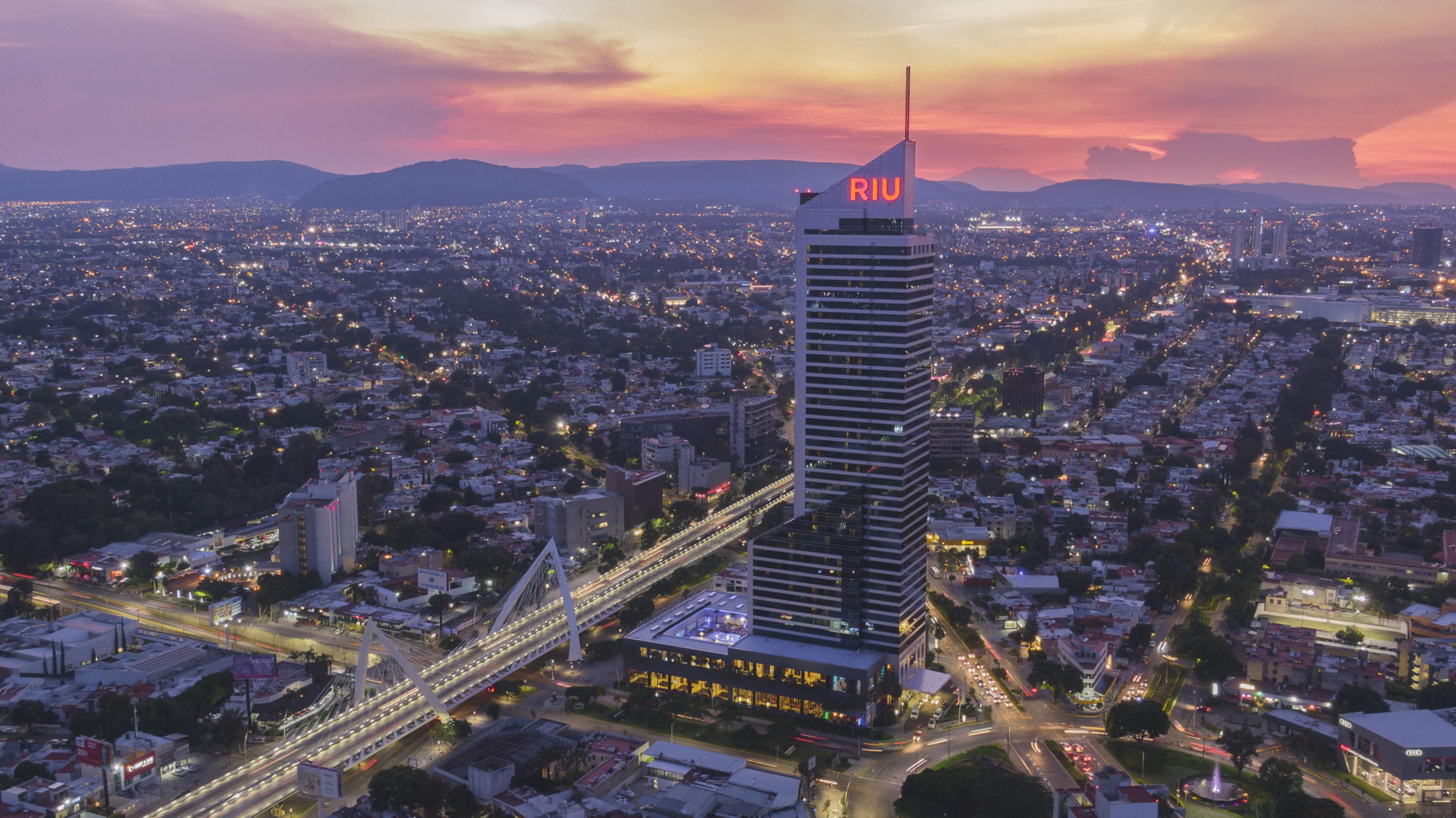 Hotel Riu Plaza Guadalajara Extérieur photo
