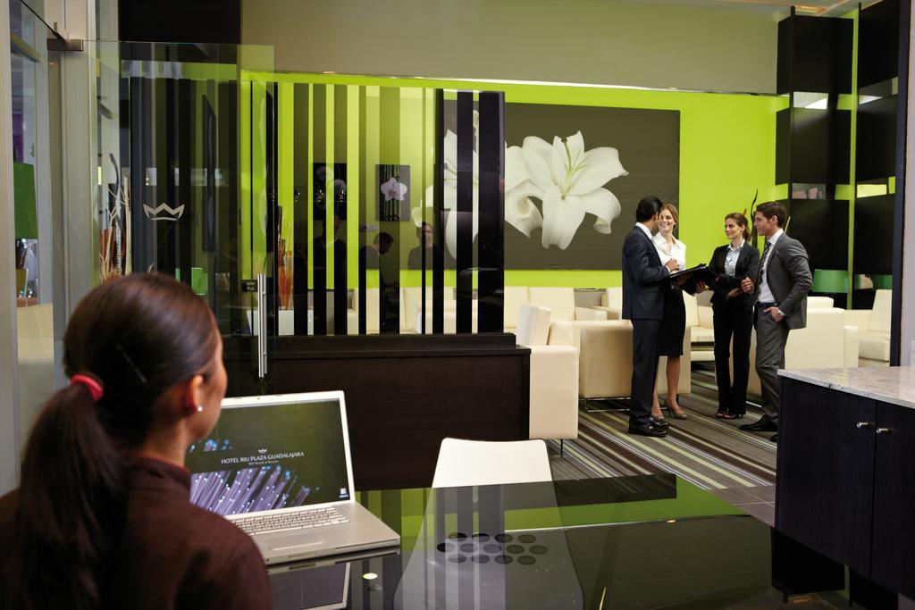 Hotel Riu Plaza Guadalajara Extérieur photo