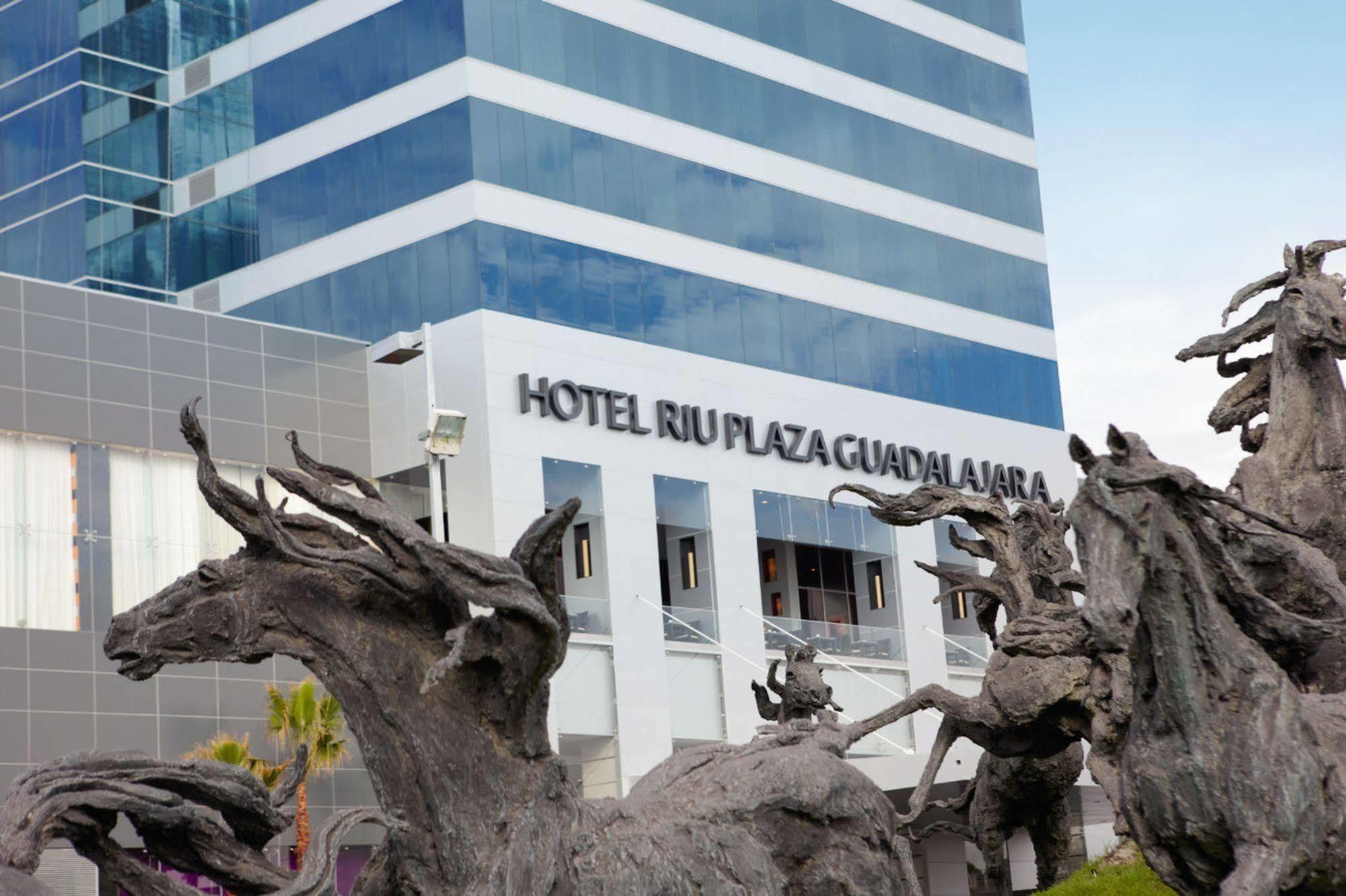 Hotel Riu Plaza Guadalajara Extérieur photo